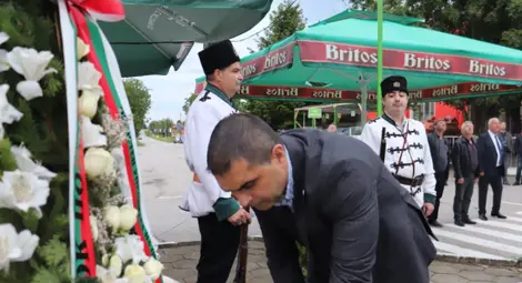 Екзарх Йосиф почете Ботев и героите на българската свобода и независимост с паметник на поета-революционер /галерия/