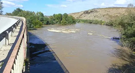 С около 50 см. спадна нивото на река Янтра край Долна Студена,&nbsp;  няма опасност за населението
