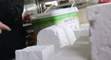 Сухо мляко и палмово масло вдигат печалбата от сиренето 4 пъти