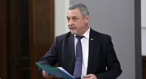 Симеонов видя клеветническа кампания срещу него, иска извинение от медии