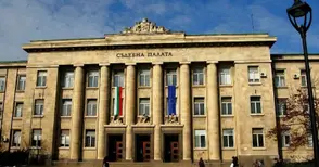 Наследник си върна половината от дарен на друг от майка му апартамент