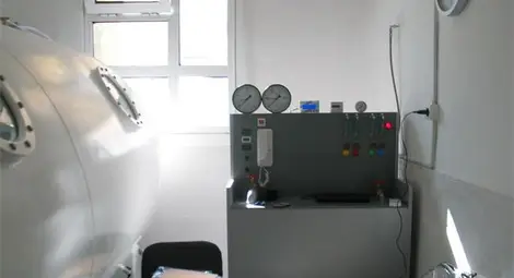 Баща направи барокамера, за да лекува сина си от аутизъм