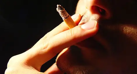 Управител на заведение изпуши най-скъпата цигара в живота си