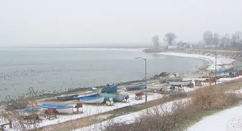 Катери и хеликоптери продължават издирването на рибарите край Дуранкулак