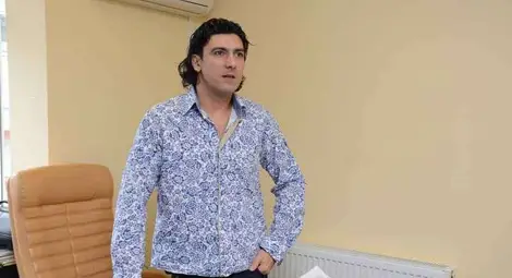 Страшилището за длъжниците печелел по 20 долара от руснаци като докер