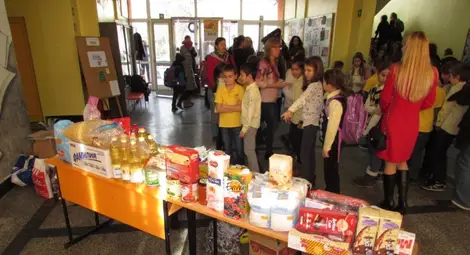 Каравеловци отново се включват в  акцията за сираците при отец Иван