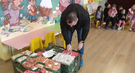 Всички деца от Караманово получиха подаръци от Германия