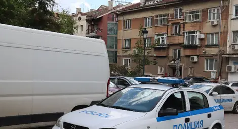 При засилени мерки за сигурност в Русе бяха доставени печатите за секционните избирателни комисии за предстоящия вот 2 в 1