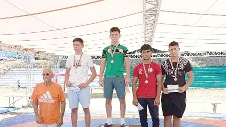 Два златни и сребърен медал  за борците на Гложево