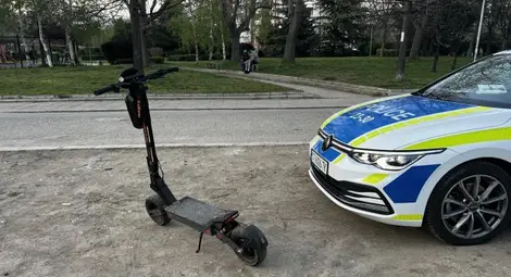 Трима младежи са в кома след инциденти с електрически тротинетки край Силистра