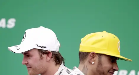 Хамилтън: Отношенията ни с Розберг не създават проблеми на тима