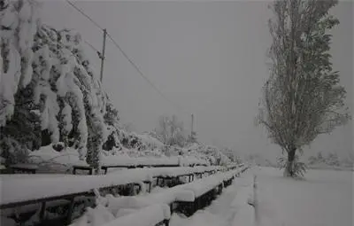 Утре валежите от дъжд и сняг продължават, минималните температури ще стигнат до -2&deg;