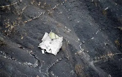 Прокуратурата в Марсилия: Вторият пилот умишлено е свалил самолета