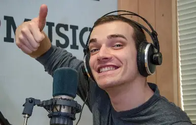 Емил Конрад става радиоводещ