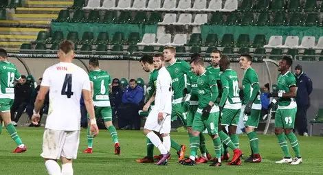 Защо съдиите бият само по малките отбори?