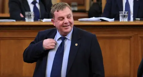 Каракачанов: Няма основание оставката на Петкова да бъде приета