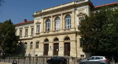 Разхвърлят класовете от &bdquo;Ботев&ldquo; в четири училища