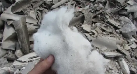 Фирма прави частен път с опасни отпадъци