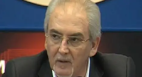 Лютви Местан: Оставам в политиката