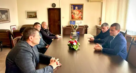 Пенчо Милков награди Радослав Росенов за безпрецедентния му успех на Купа &bdquo;Странджа&ldquo;