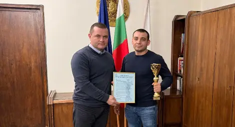 Пенчо Милков се срещна с русенските шампиони по полицейска лична защита и карате