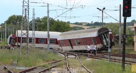 Версията на оцелелия машинист за влаковия инцидент