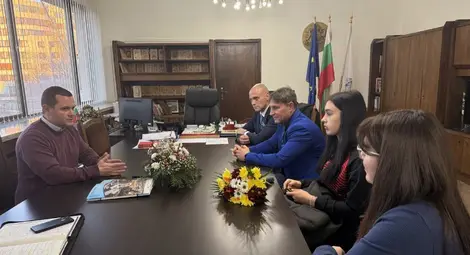 Кметът Пенчо Милков награди бронзовата медалистка от Световното по самбо в Кипър