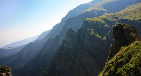 Хеликоптер засече три "горещи" точки в Калоферския Балкан