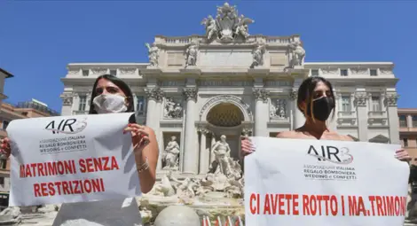 Италиански булки протестираха срещу отлагането на сватбите им