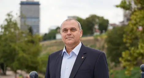 Искрен Веселинов