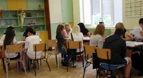 Бъдещите гимназисти подават документи от 16 юни Бъдещите гимназисти подават документи от 16 юни