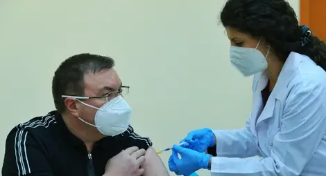 Проф. Костадин Ангелов: Спекулациите с COVID-19 са опасни