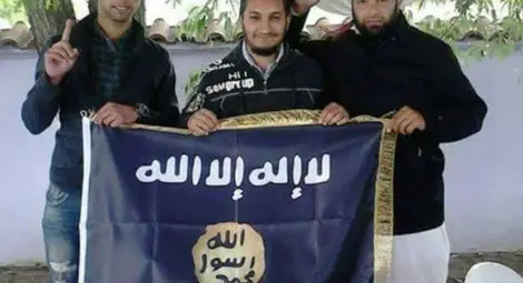 Още &bdquo;хубавци&rdquo; със знаме на &bdquo;Ислямска държава&rdquo; показа Ангел Джамбазки