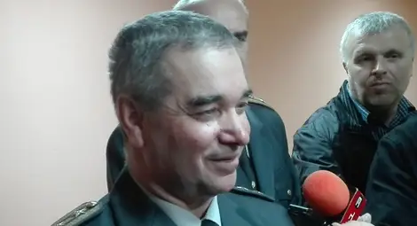 Шефът на пожарната си тръгна с обещание: Ще помагам винаги, когато имате нужда от мен