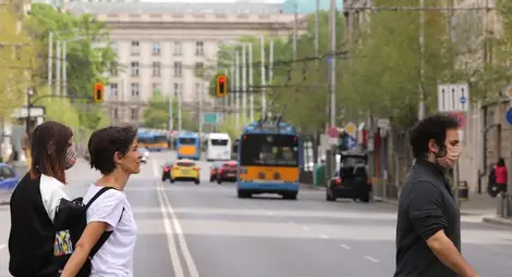 Алфа Рисърч: Доходите на 45% от българите са непроменени от началото на кризата