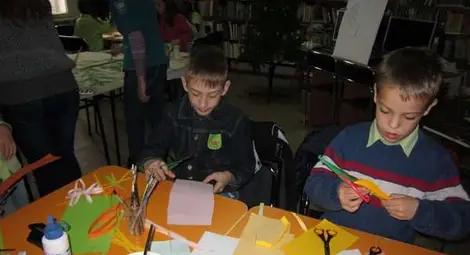 Коледа в библиотеката /галерия/