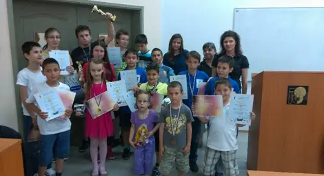 6-годишният Митко с две награди от шах турнир