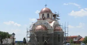 Премиерът дари подаръка си от ГЕРБ: 10 000 лева идват за църквата в Бяла