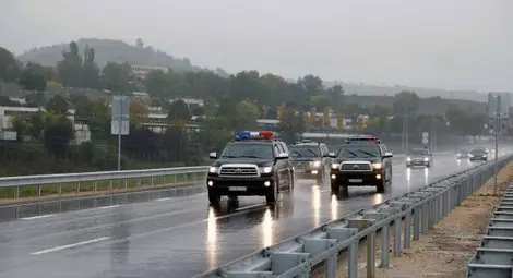 Напук на заповед на кабинета "Борисов" &ndash; министри с коли на НСО