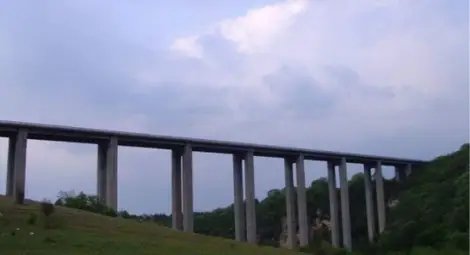 26-годишна жена се хвърли от моста край Писанец заради нещастна любов