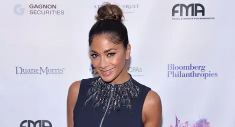 Никол Шерцингер накара публиката си да скандира името на Гришо