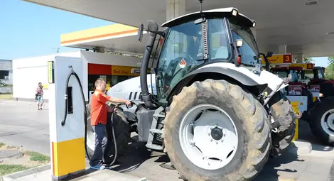 Фермерите в стачна готовност до официалното отпадане на нивомерите