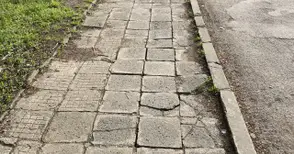 35 000 лева обезщетение за счупен крак заради неравен тротоар