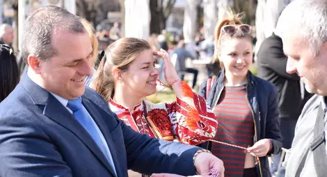 Искрен Веселинов: Надяваме се с края на март да дойде по-добро начало за страната ни