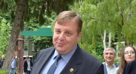 Каракачанов: Църквата ни явно се влияе от чужди църковни или политически интереси