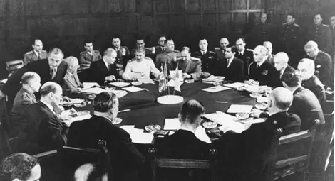 Как Сталин, Труман и Чърчил прекроиха Германия преди 70 години Как Сталин, Труман и Чърчил прекроиха Германия преди 70 години