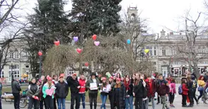 Обявиха конкурс за най-милите послания на Дървото на влюбените