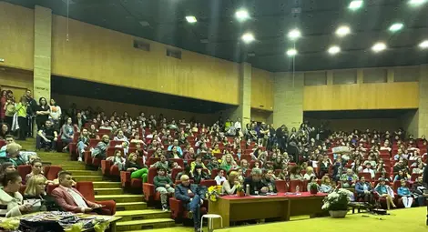 Над 330 ученици взеха участие в ХХ-ото издание на конкурса рецитал „За да я има България” в Русе Над 330 ученици взеха участие в ХХ-ото издание на конкурса рецитал „За да я има България” в Русе