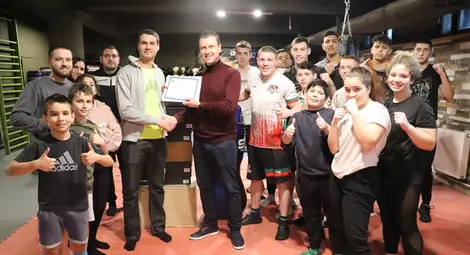 Боксов клуб &bdquo;Дунав-Русе&ldquo; получи ценно дарение от Сдружение &bdquo;Арената&ldquo; /галерия/