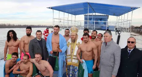 Александър Георгиев с диплома от Лондон, който спаси кръста в Русе: Ако не се бях върнал, щях да съм в чужда държава с мисълта колко е прекрасно да живееш в родината Александър Георгиев с диплома от Лондон, който спаси кръста в Русе: Ако не се бях върнал, щях да съм в чужда държава с мисълта колко е прекрасно да живееш в родината